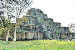 世界遺産コー・ケー:古代リンガプラやチョック・ガルギャーの考古遺跡