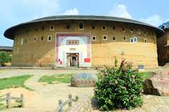 (中国)永定 洪坑(ヨンディン ホンケン)(福建省)(夜行列車1泊+1泊)(世界遺産1件:福建土楼 永定 洪坑土楼群の振成楼、高北土楼群の承啓楼など)の写真