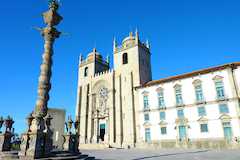 (ポルトガル)ポルト(夜行バス1泊+2泊)(世界遺産4件:ポルト歴史地区(写真:ポルト大聖堂)、ギマランイス歴史地区、アルコバッサ修道院、バターリャ修道院)の写真