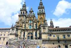 (スペイン)サンティアゴ・デ・コンポステーラ(1泊)(世界遺産2件:サンティアゴ・デ・コンポステーラ旧市街(写真:大聖堂)、(他都市とセットで)サンティアゴ・デ・コンポステーラの巡礼路)の写真