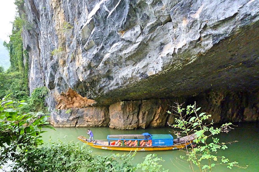 フォンニャ洞窟