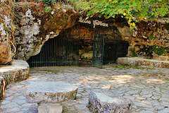 世界遺産ラヴノのヴィエトレニツァ洞窟